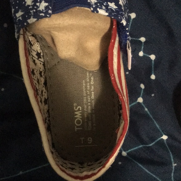 Stars and strips TOMS 9k brand new - Picture 3 of 3